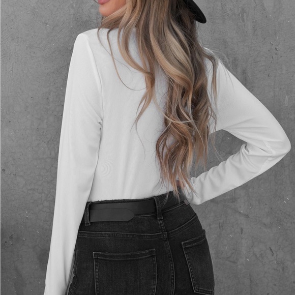 White Ribbed Zipper Long Sleeved Top - Picture 3 of 9